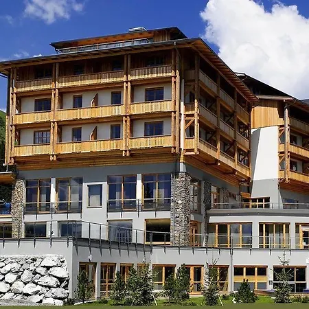 Ξενοδοχείο με διαμερίσματα Falkensteiner Residences Edelweiss 4*